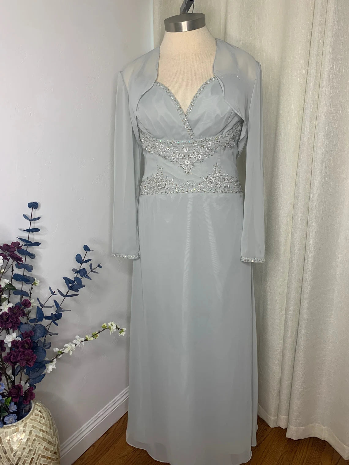 Gorgeous Ocean Gray Beaded Formal Gown Chiffon Mother of the Bride Dresse Long Sleeve Chiffon Dress