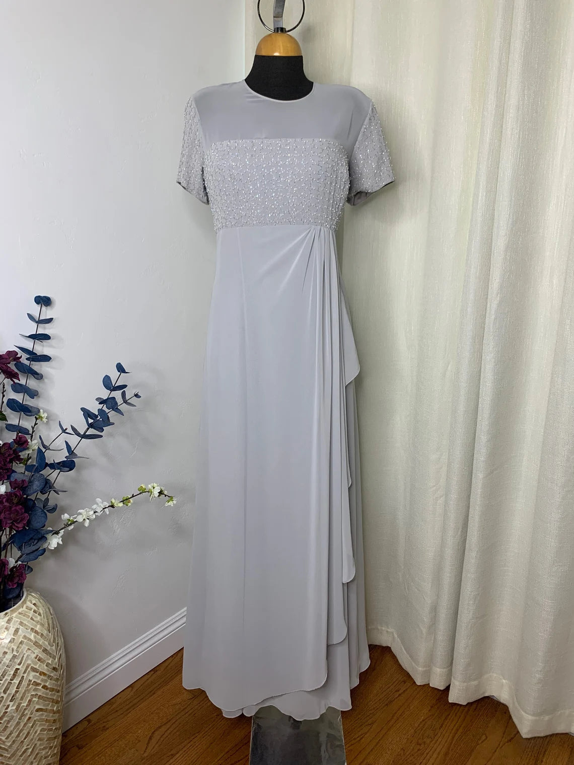 Silver Short Sleeve Beaded Chiffon Dress Vintage Mother of The Bride Modest Gown