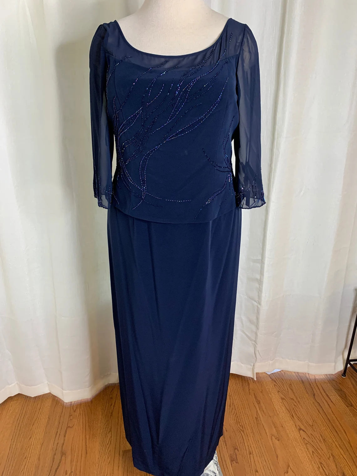 Vintage Navy Blue 3/4 Sleeve Mother of The Bride Gown Silky Crepe Flattering Plus Size Dress Sheer sleeves